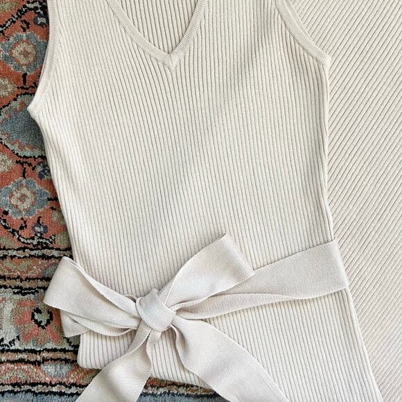 Active USA Rib Knit Bodycon Belted V-Neck Midi Dress - Picture 6 of 11